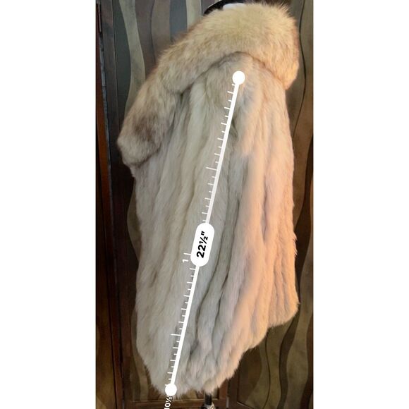 Vintage Silver Fox fur swing/cape coat with removable stole. Unsized. - Picture 6 of 15